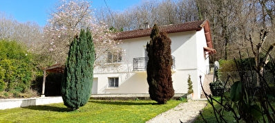 Jolie maison situee a Creysse