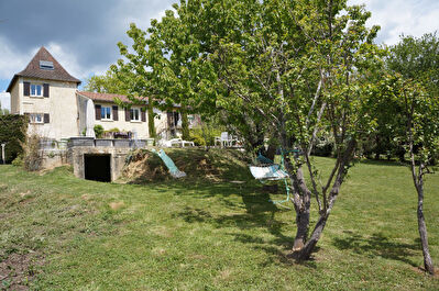 Maison de campagne a environ 10 kms au Nord de Bergerac !