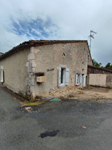 Maison a renover proche des commodites !