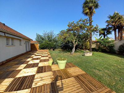 Appartement de plain pied de 4 chambres proche du centre ville de Bergerac et de ses commodites !