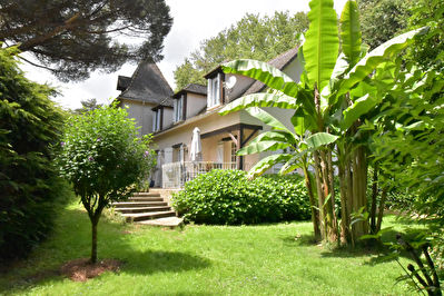 Perigourdine avec piscine au calme situee a l'ouest de Bergerac et proche des commodites !