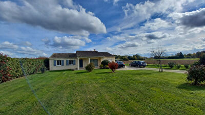 Maison de plain pied de 3 chambres situee a La Force a l'ouest de Bergerac a proximite de toutes commodites !