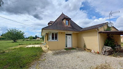Jolie construction style maison de pays a 10 kms a l'ouest de Bergerac !