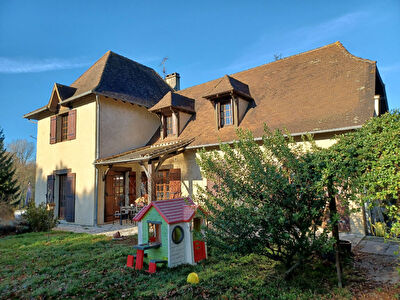 Maison 4 chambres a Bergerac avec piscine et tres bel environnement !