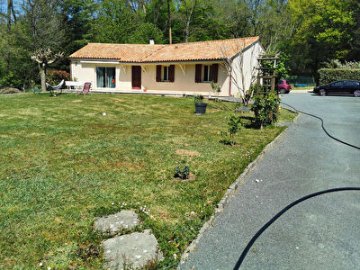 Maison de plain pied 3 chambres avec piscine au Nord de Bergerac !