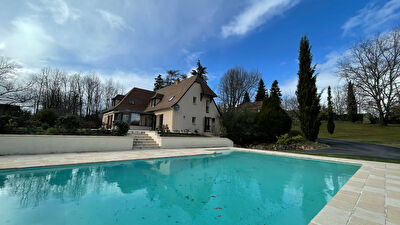 Maison de pays T9 a - de 6 kms du centre ville de Bergerac !