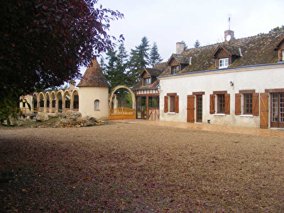 PROPRIETE VENDOME - 10 pieces - 255 m2