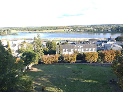 Appartement 150 m2 Blois 6 pieces avec parkings et vue Loire