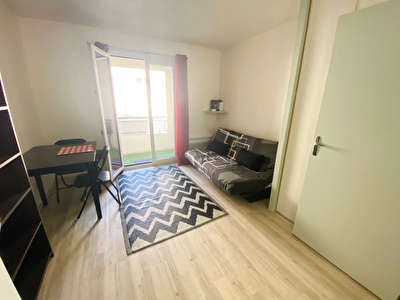 STUDIO MEUBLE - PROCHE LOIRE - 16m2