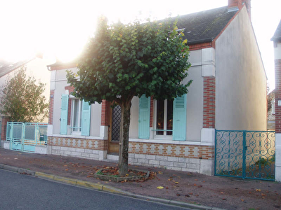 MAISON DE VILLE CHALETTE SUR LOING - 5 pieces - 112 m2