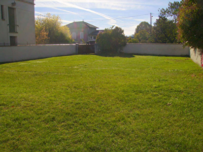TERRAIN A BATIR CAZERES - 573 m2