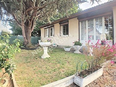 A vendre maison 3 chambres avec 2 dependances sur tres grand terrain secteur Boussens