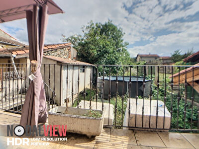 A vendre maison louee de 73 m2 avec terrasse de 15 m2 et jardin de 40m2 secteur Cazeres