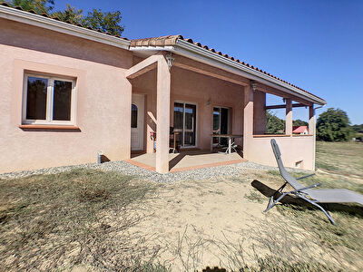 A vendre maison de 155m2, 5 chambres, sur 3600m2 de terrain cloture avec piscine a Martres-Tolosane