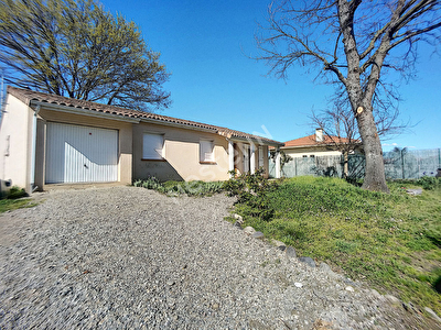 A vendre Maison recente 3 chambres avec jardin a Cazeres proche des commodites dans un quartier residentiel