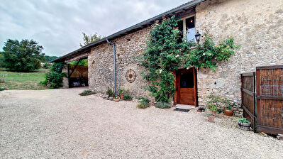 Maison de charme, au calme, 7100 m2 de terrain