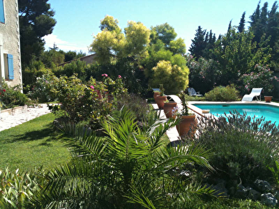 VILLA CHATEAUNEUF LES MARTIGUES - 6 pieces - 280 m2