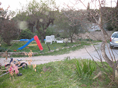 TERRAIN CONSTRUCTIBLE CARRY LE ROUET - 750 m2