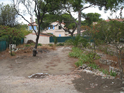 TERRAIN A BATIR CHATEAUNEUF LES MARTIGUES - 300 m2