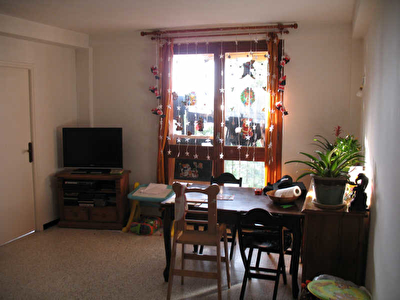 APPARTEMENT GIGNAC LA NERTHE - 3 pieces - 59 m2