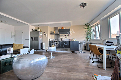 Appartement Courbevoie 3 pieces 69.72 m2