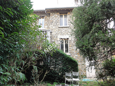 Maison Courbevoie 7 pieces 142.27 m2