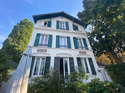 Maison Courbevoie 5 pieces 105 m2