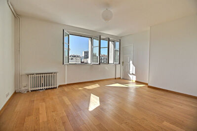 Appartement Courbevoie 3 pieces 69.83 m2