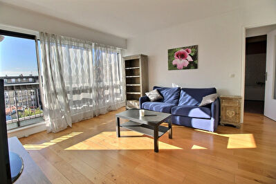 Appartement Meuble Courbevoie 2 pieces 43.01 m2