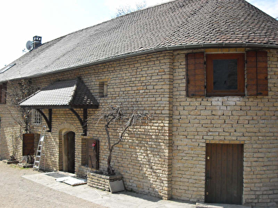 MAISON ANCIENNE EN PIERRE ST BAUDILLE DE LA TOUR - 7 pieces - 140 m2