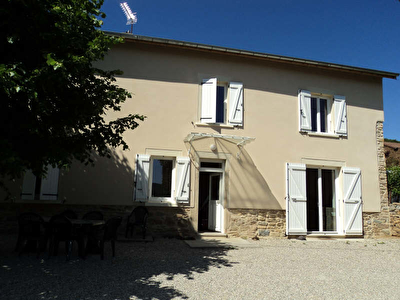 MAISON ANCIENNE EN PIERRE CHOZEAU - 135 m2 - TERRAIN 1,2 HA