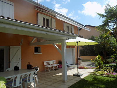 Maison proche du centre de Loyettes - 144 m2 sur terrain de 675 m2