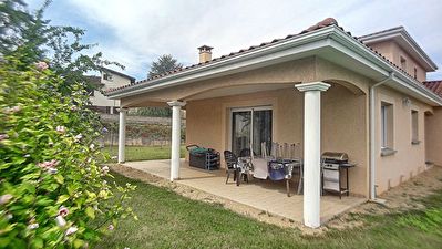 Villa recente Tignieu village 5 chambres sur terrain de 894 m2