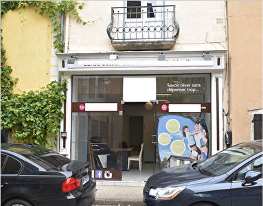 Exclusif : Murs commerciaux sur Cremieu centre 35.5 m2