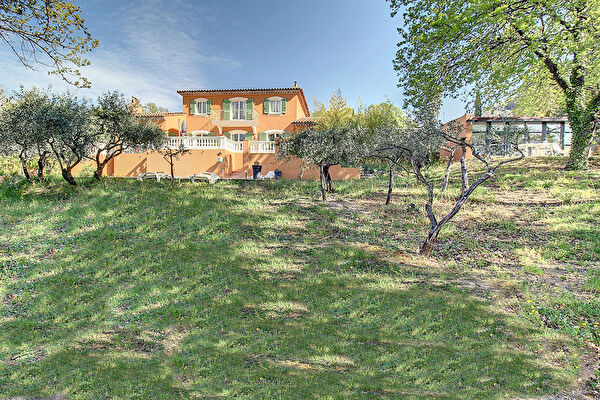 VILLA DE STANDING 190 m2 avec PISCINE