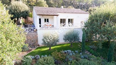 EXCLUSIVITE ! Maison de 148m2 sur 1600m2 de terrain avec piscine