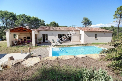 FLAYOSC Villa de 156m2 avec piscine sur 4000m2 de terrain