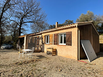 LORGUES Villa 4 pieces sur 1888m2 de terrain.
