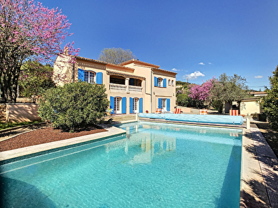 EXCLUSIVITE ! DRAGUIGNAN Villa 7 pieces 205 m2 avec piscine