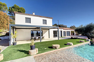 Maison Cotignac 5 pieces 166 m2