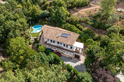 DRAGUIGNAN - Maison avec possibilite deux appartements ou grand local pour profession liberale