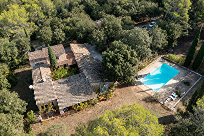 Maison Le Thoronet 6 pieces 275 m2 - 11 hectares - Double garage - piscine