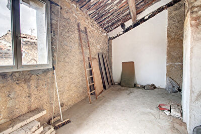 Appartement AMPUS a renover - 77m2 au sol