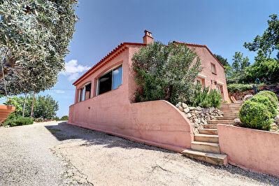 FIGANIERES - Maison a vendre 6 pieces avec Piscine, Garage et vue Panoramique