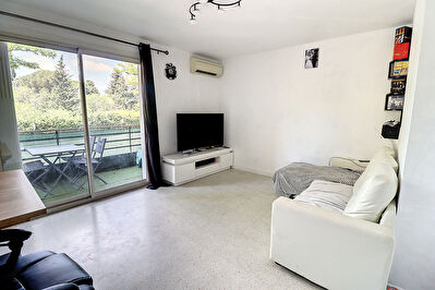 DRAGUIGNAN - Appartement a vendre 3 pieces avec terrasse et loggia
