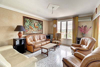 DRAGUIGNAN Appartement a vendre 3/4 pieces 71 m2 dernier etage avec ascenseur