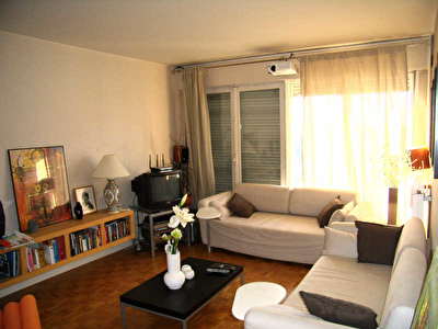 T4 EYBENS - 4 pieces - 82 m2