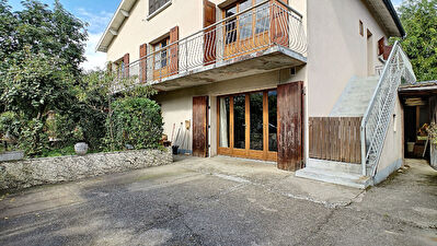 GRANDE MAISON 5 PIECES IDEALEMENT SITUE ENTRE FRANGE VERTE ET NOUVEAU CENTRE