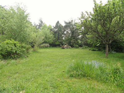 TERRAIN A BATIR - 1500 m2 - EPERNON a 2 mn