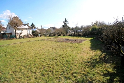 Terrain 600 m2 viabilise - EPERNON a 2 mn